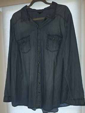 torrid Chambray Button-Up Shirt in Blue